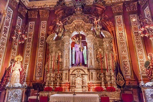 der Altar der Salvador-Kirche